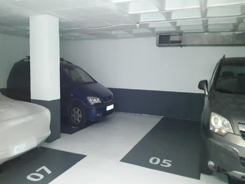 Plaza de parking en Barcelona Pi i Sunyer / Pedró i Pons