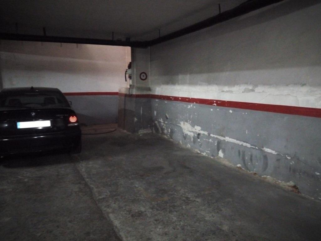 Plaza de parking en Barcelona Valencia / Viladomat