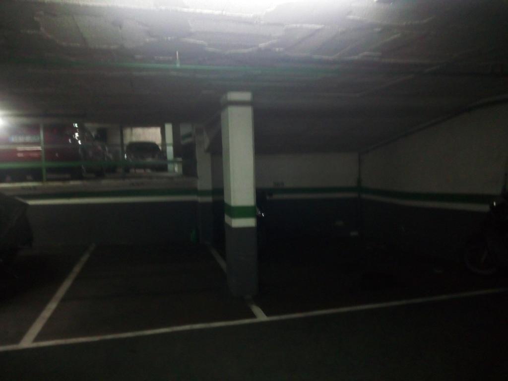 Plaza de parking en Barcelona Alexandre Galí / Acacies