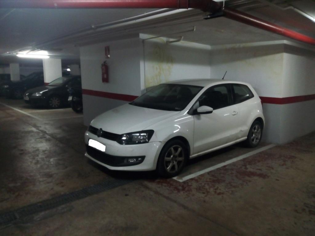 Plaza de parking en Barcelona Benet Mateu / Francesc Carbonell