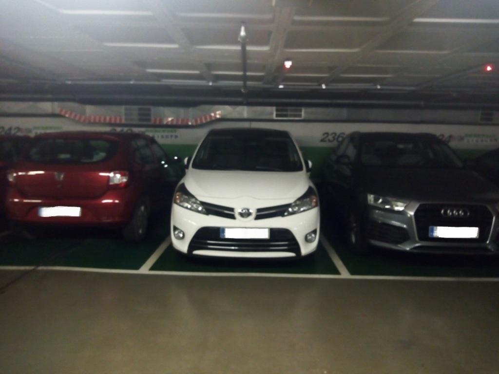 Plaza de parking en Barcelona Marina / Taxdirt