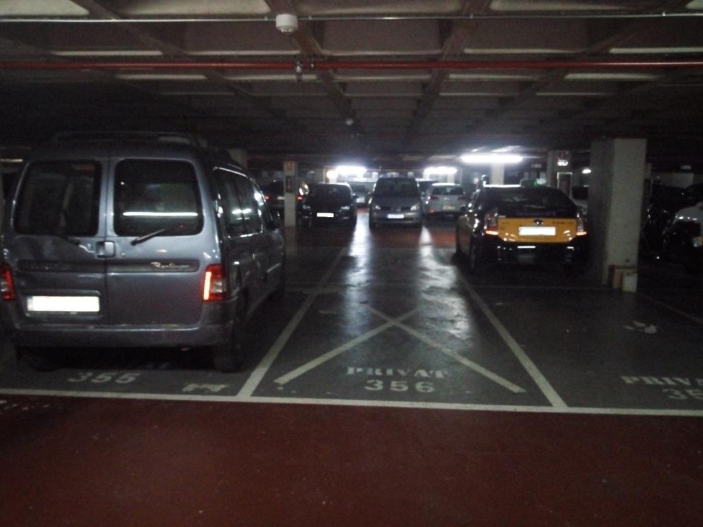 Plaza de parking en Barcelona Comte Borrell / Parlament