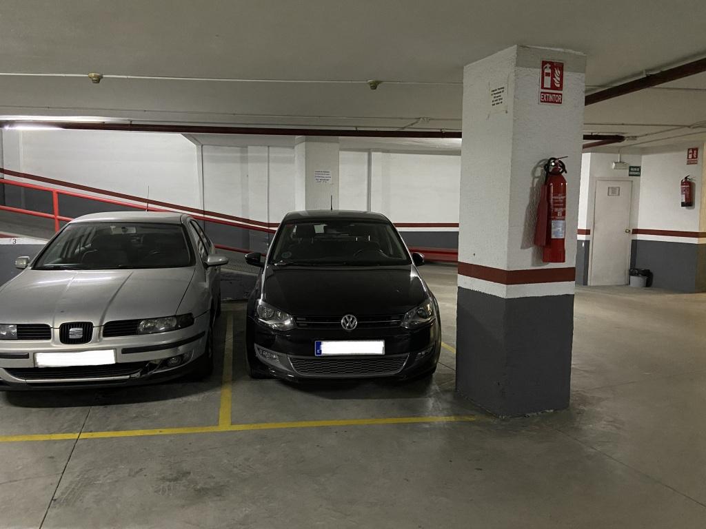 Plaza de parking en Barcelona Parellada / Segre