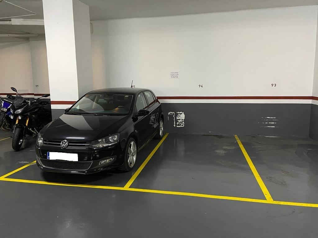 Plaza de parking en Barcelona Parellada / Josep Soldevila