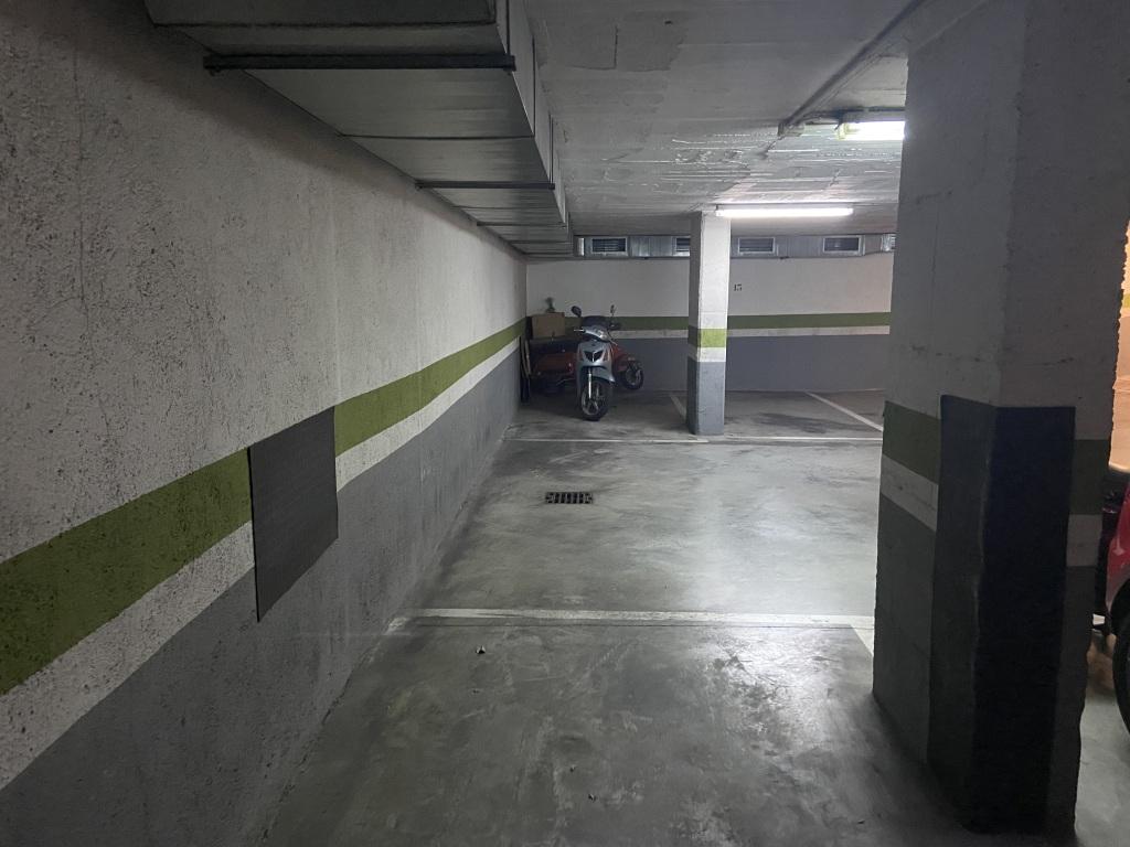Plaza de parking en Barcelona Casp / Marina