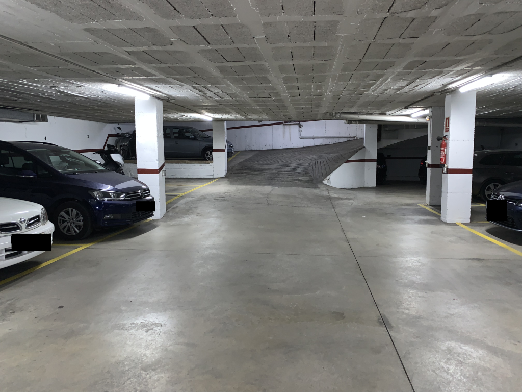 Plaza de parking en Terrassa Dibuixant Avellaneda/ Abat Marcet