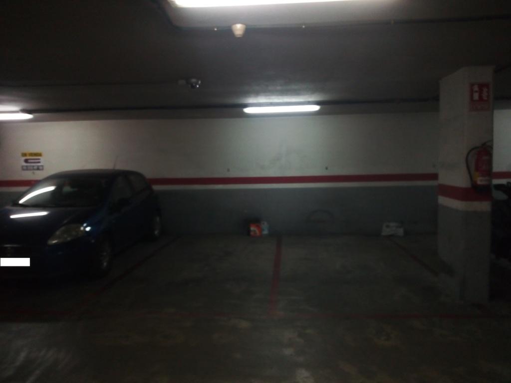 Plaza de parking en Barcelona Cai Celi / Rector Triadó