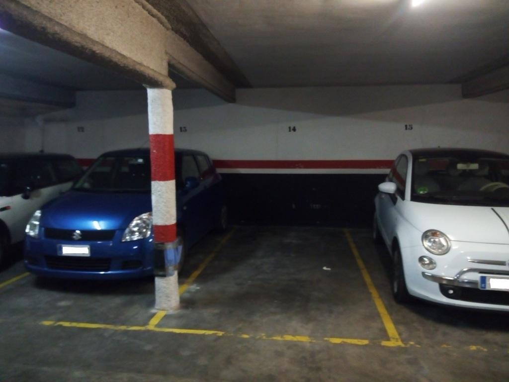Plaza de parking en Barcelona Pare Claret / Nàpols