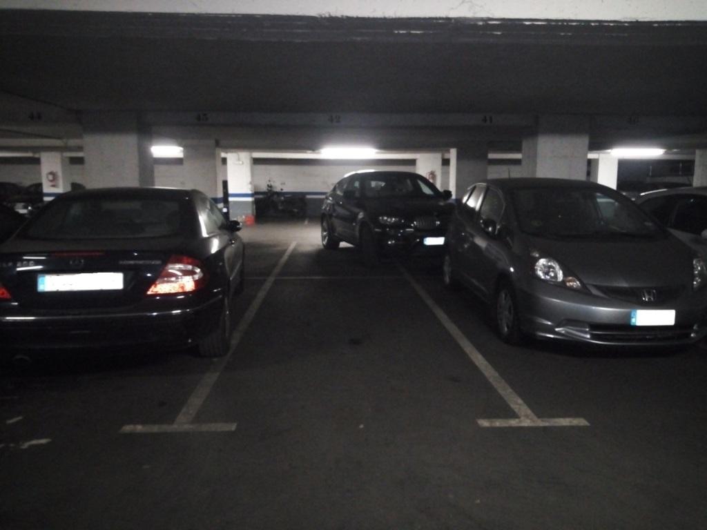 Plaza de parking en Barcelona Còrsega / Calabria