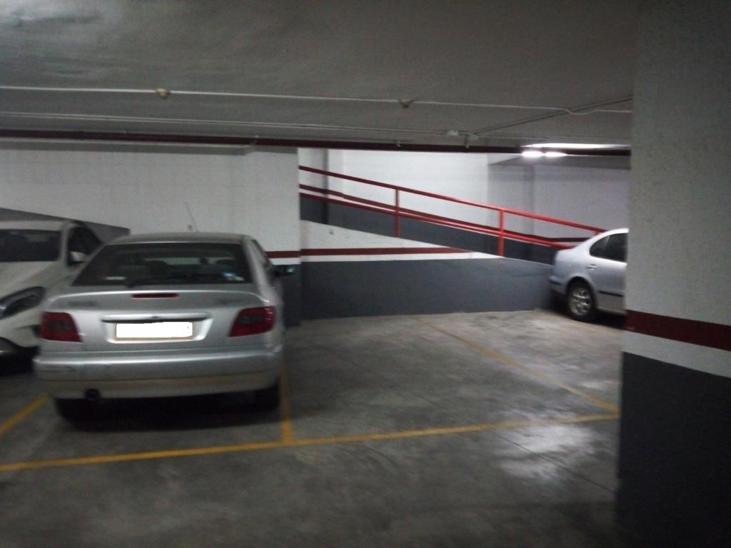 Plaza de parking en Barcelona Parellada / Segre