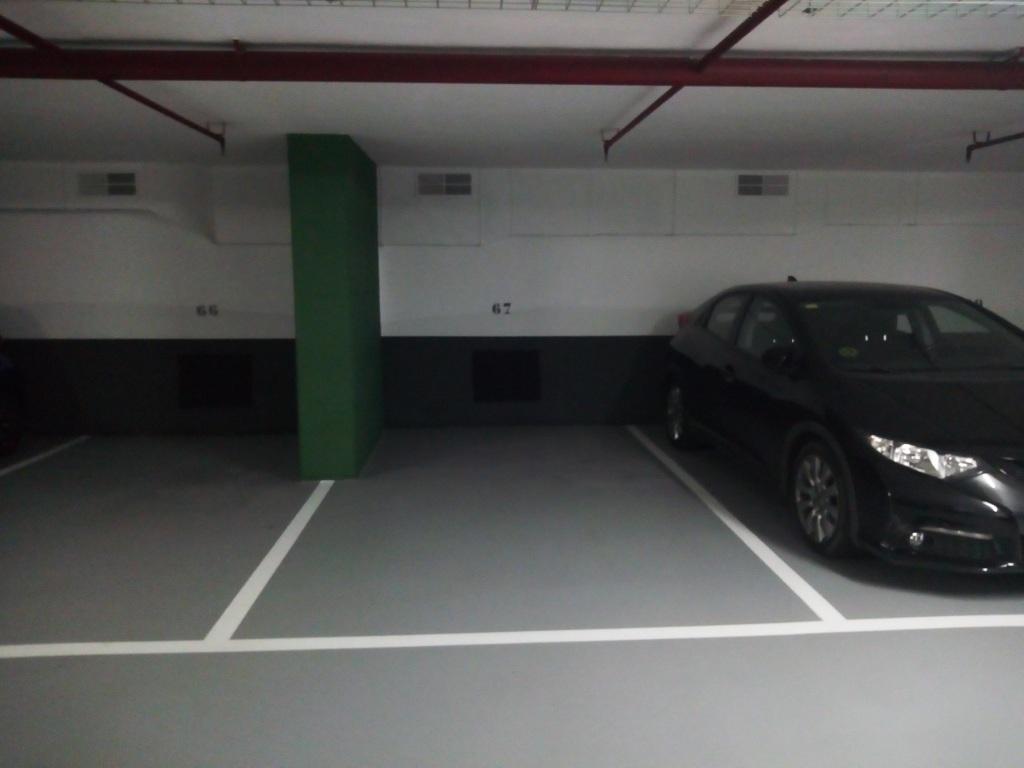Plaza de parking en Barcelona Duiputació / Pau Claris