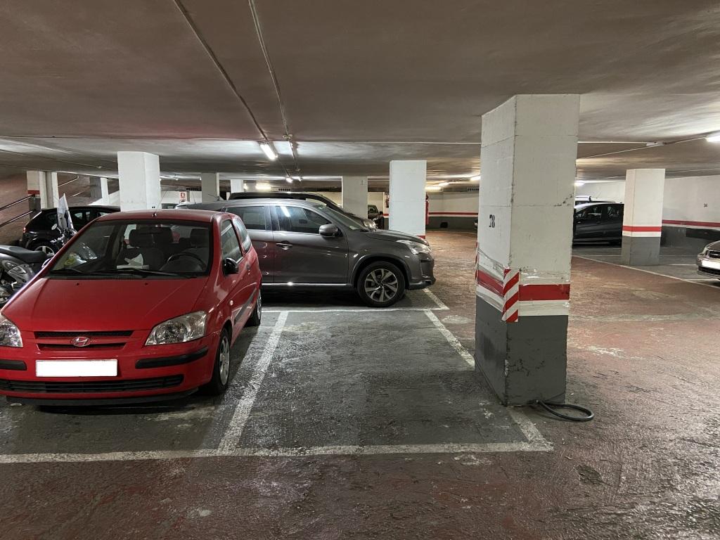 Plaza de parking en Hospitalet De Llobregat en CENTRO  Mossen Santiago Oliveras