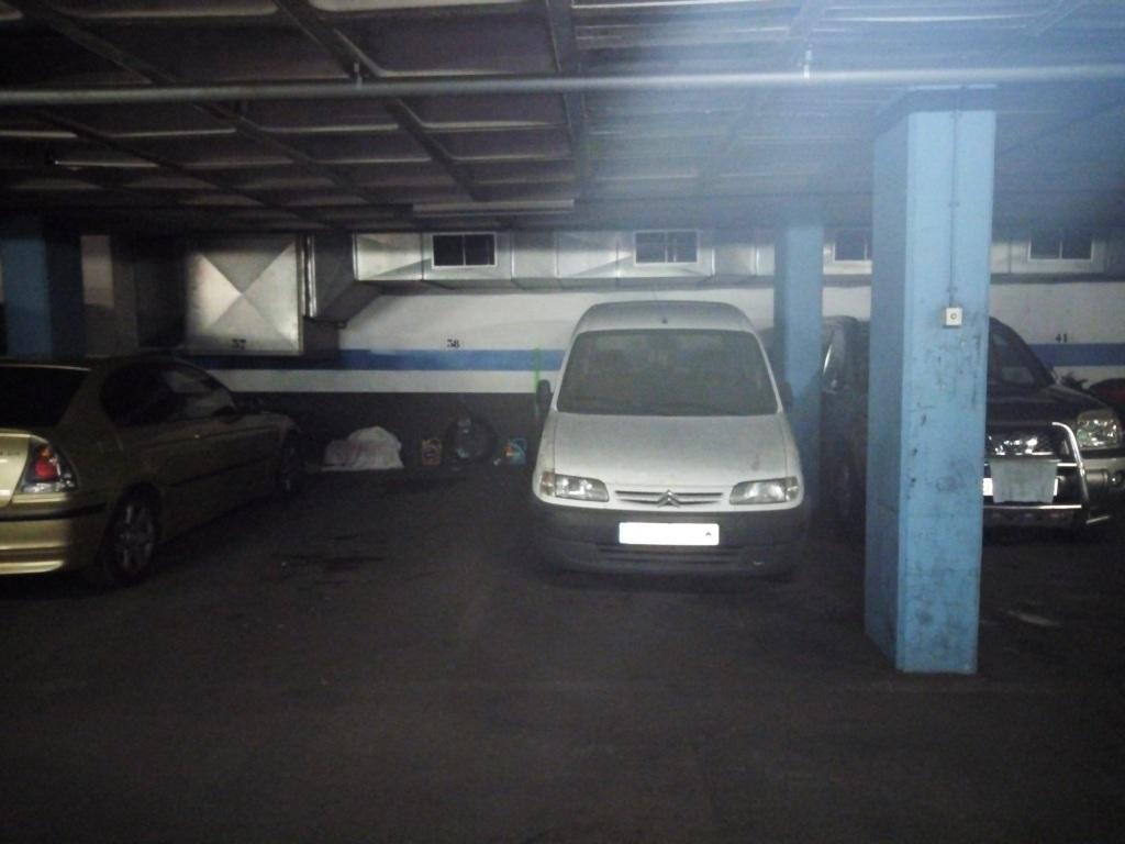 Plaza de parking en Barcelona Batllori / Via Favencia