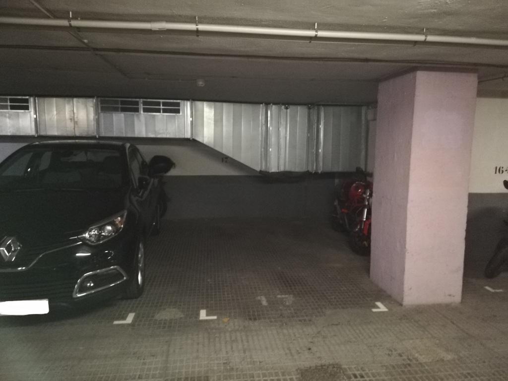 Plaza de parking en Barcelona Josep Tarradellas / Entença