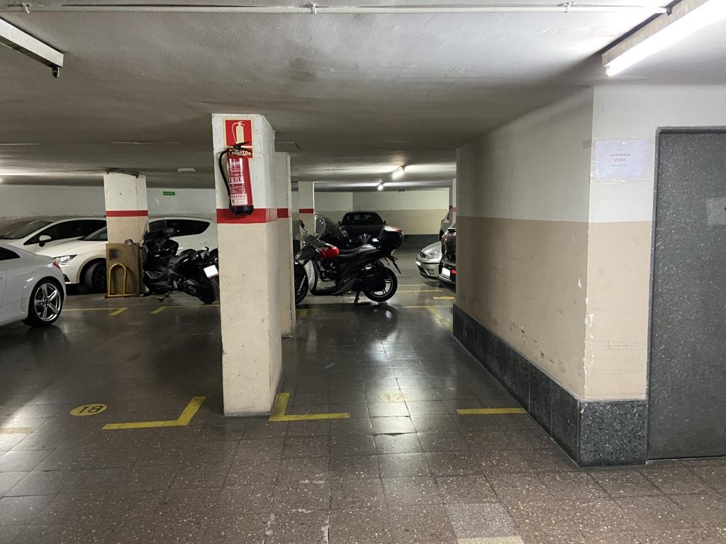 Plaza de parking en Barcelona Comte Borrell / Aragó