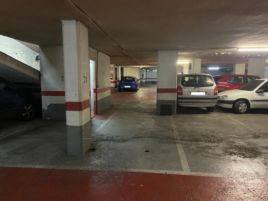 Plaza de parking en Barcelona Lluçà / Avinguda Madrid