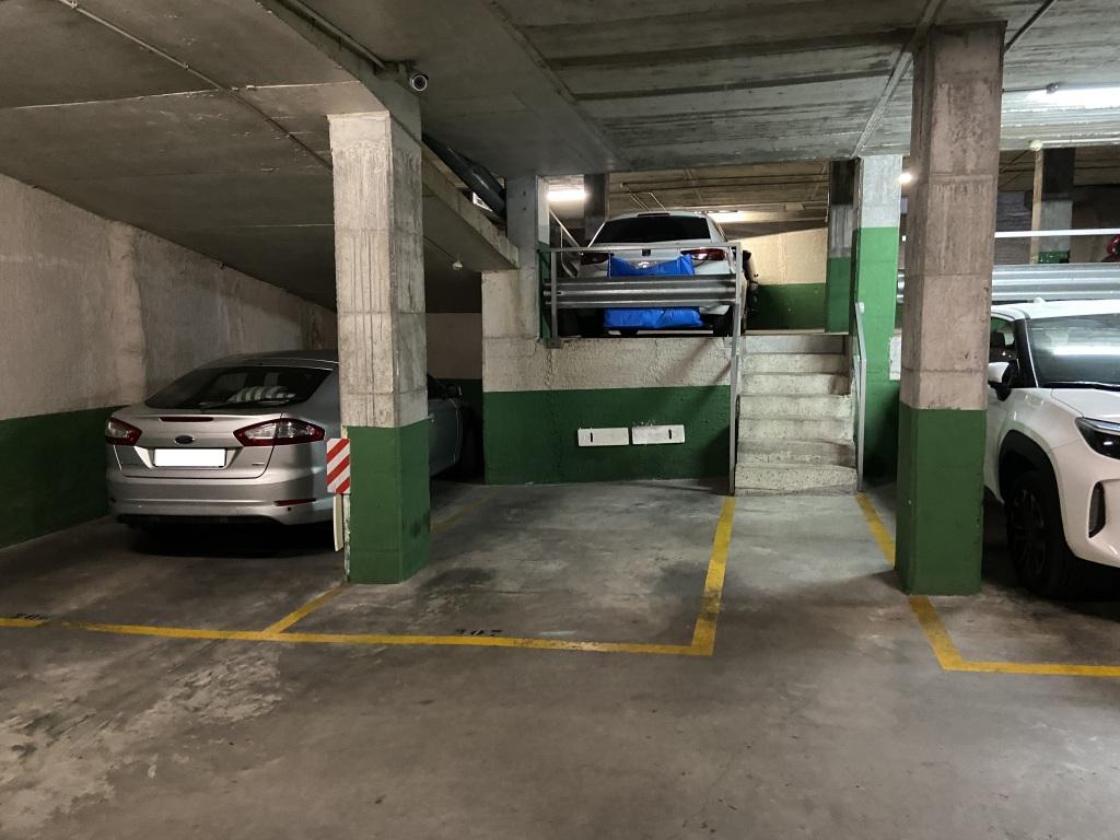 Plaza de parking en Barcelona Telègraf / Renaixença