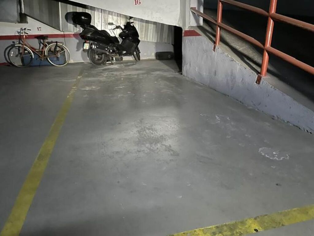 Plaza de garaje en Venta en Barcelona en LA SALUT Verntallat